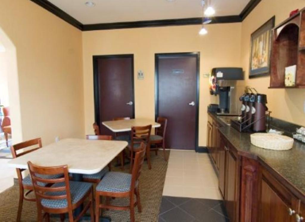 Garden Inn Hotel Union City Restaurant photo